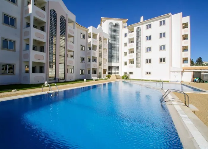 Vau Costa Beach Apartment With Pool